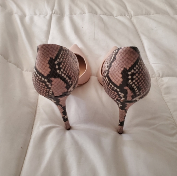 Steve Madden Nude Snake Pumps - Picture 4 of 4